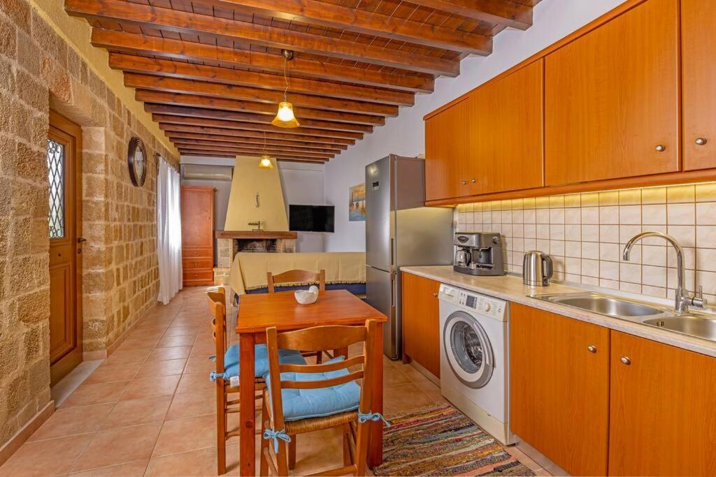 Margaritis Luxury Medieval House Rhodes City Exterior foto